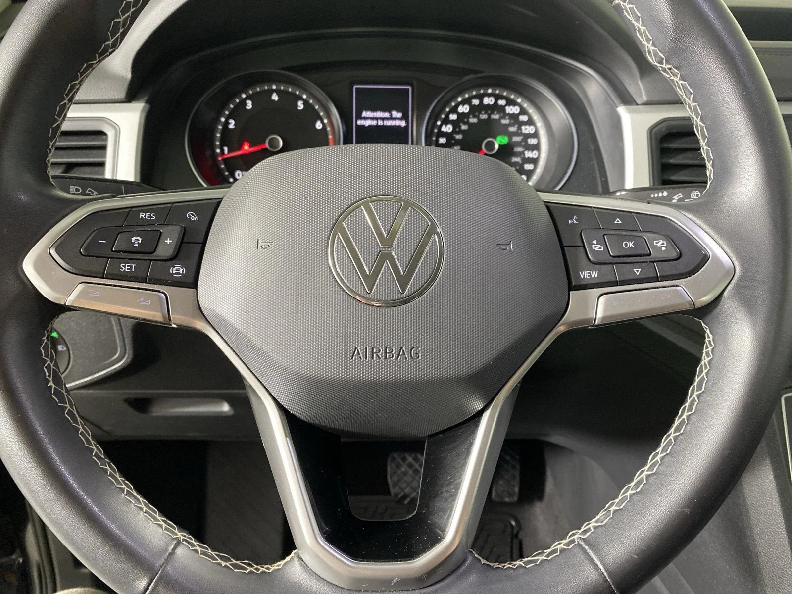 Used 2021 Deep Black Pearl Volkswagen 3.6L V6 SE w/Technology image 14