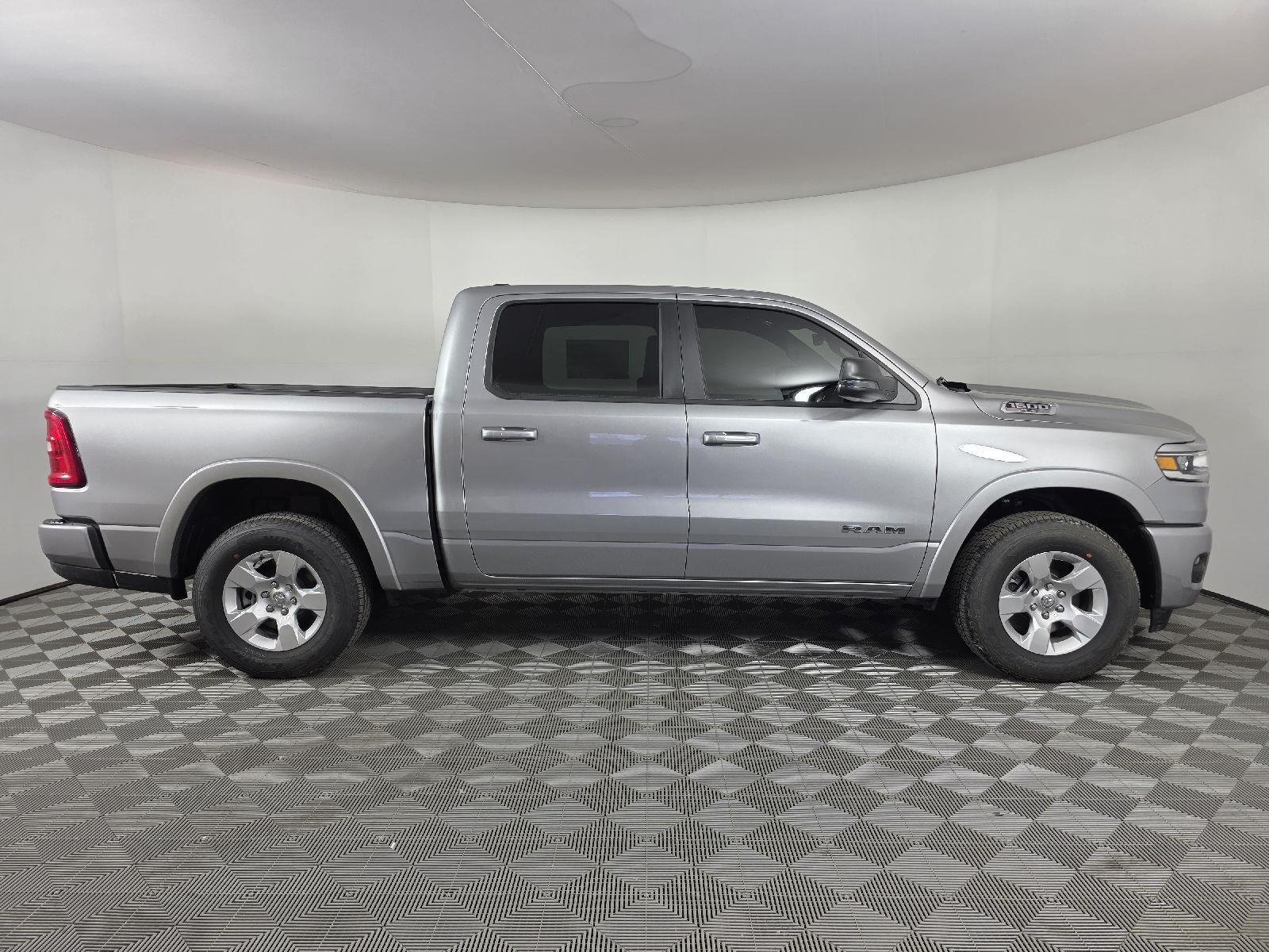 2025 RAM 1500 Big Horn/Lone Star - Photo 9