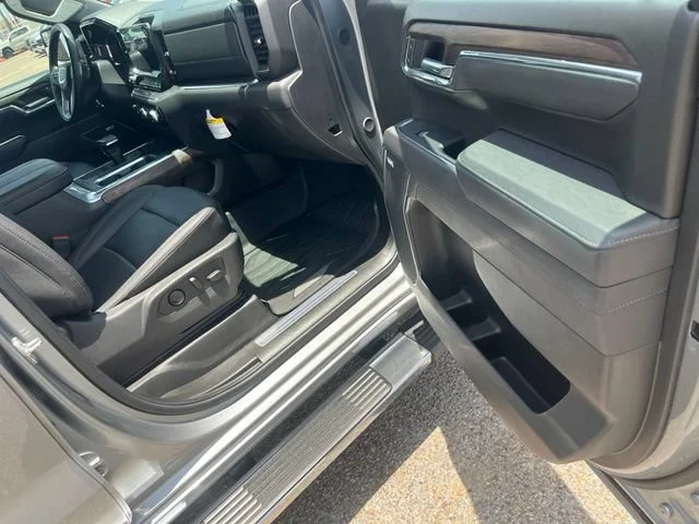 Used 2025 Sterling Metallic GMC SLT image 21