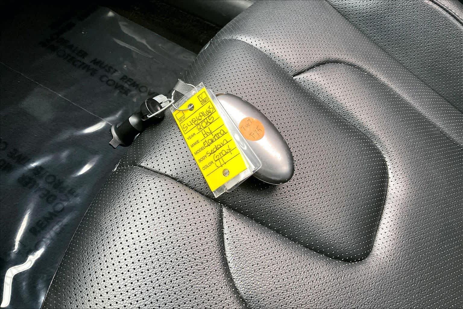 Used 2025 Fluid Metal Hyundai Limited image 15