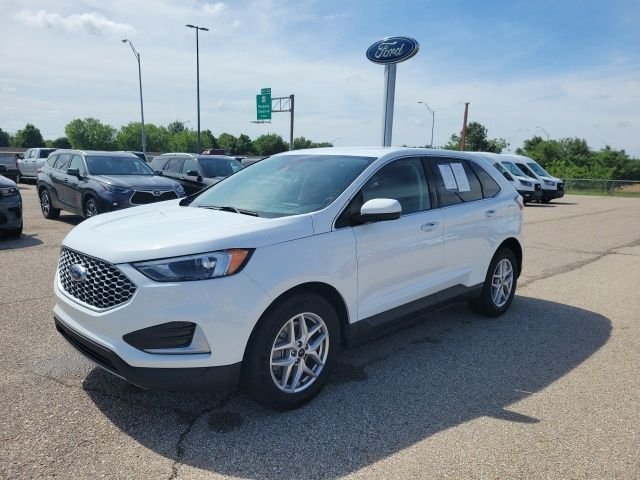 Used 2024 White Ford SEL image 16