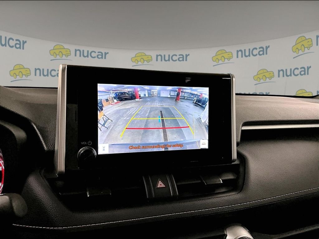 Used 2025  Toyota XLE image 19