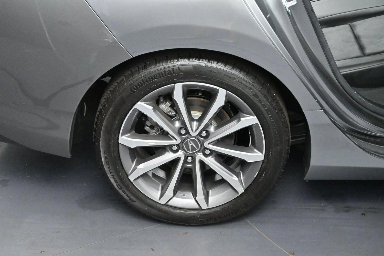 Used 2023 Liquid Carbon Metallic Acura Base image 32