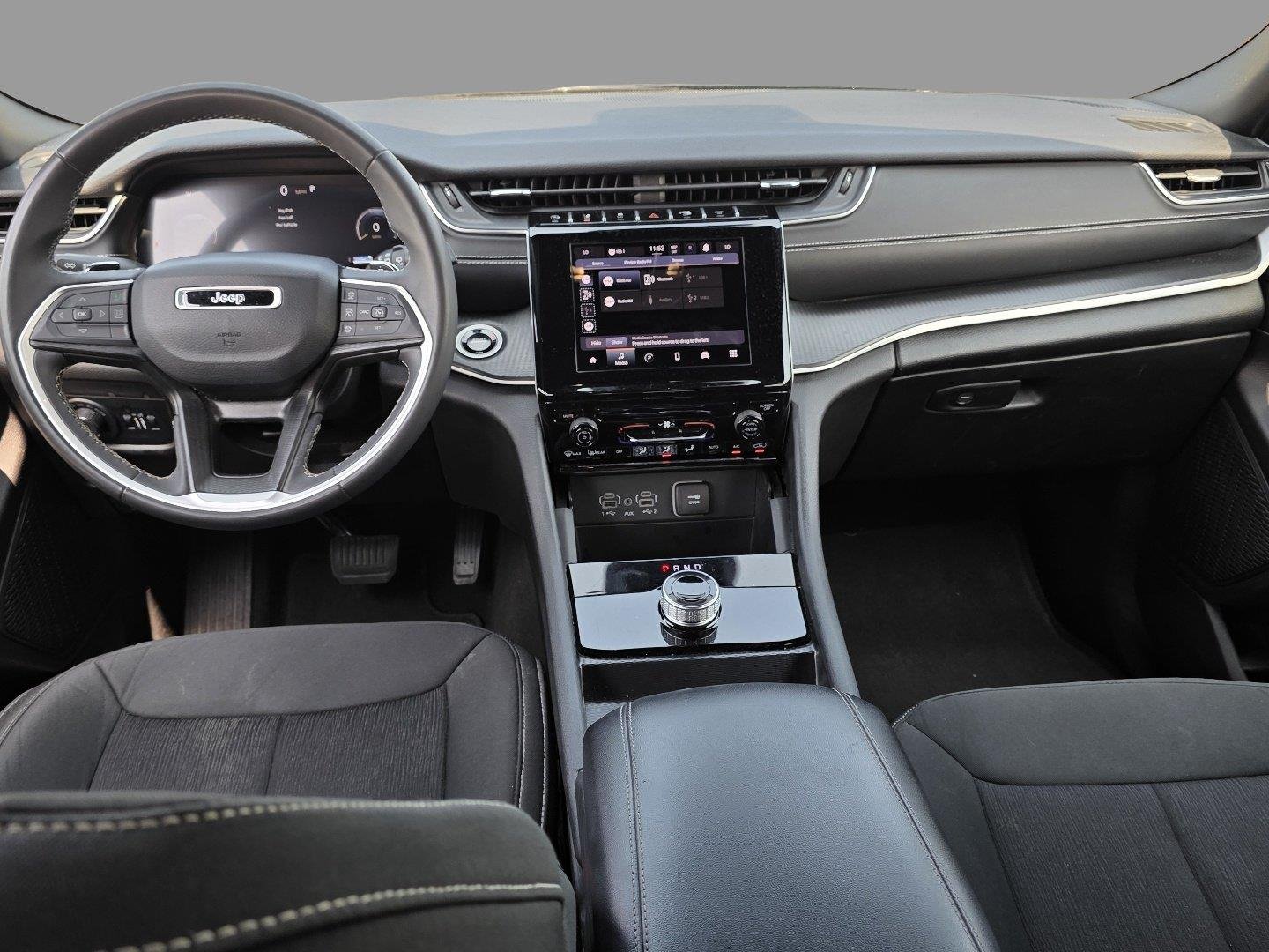 Used 2024 Diamond Black Crystal Pearlcoat Jeep Laredo image 9