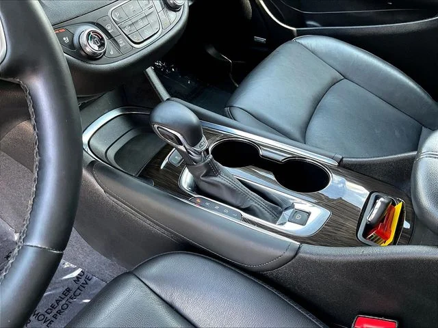 Used 2023 White Chevrolet LT image 19