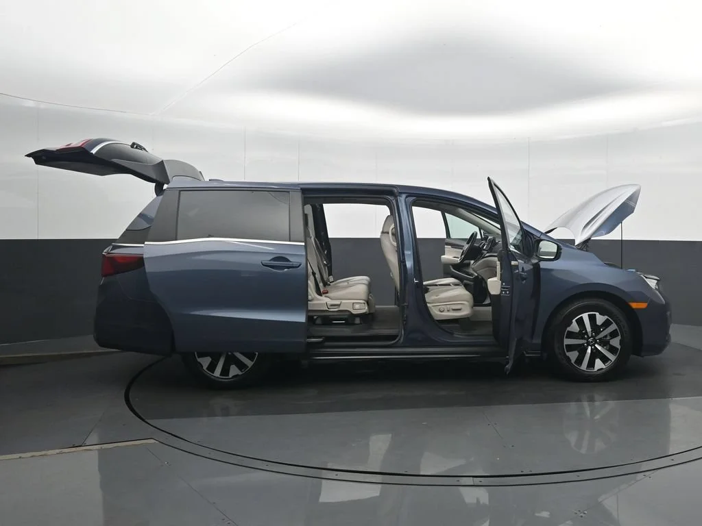 Used 2025 Black Honda EX-L image 37