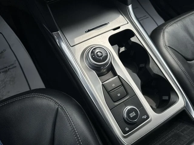 Used 2023 Silver Ford Limited image 23