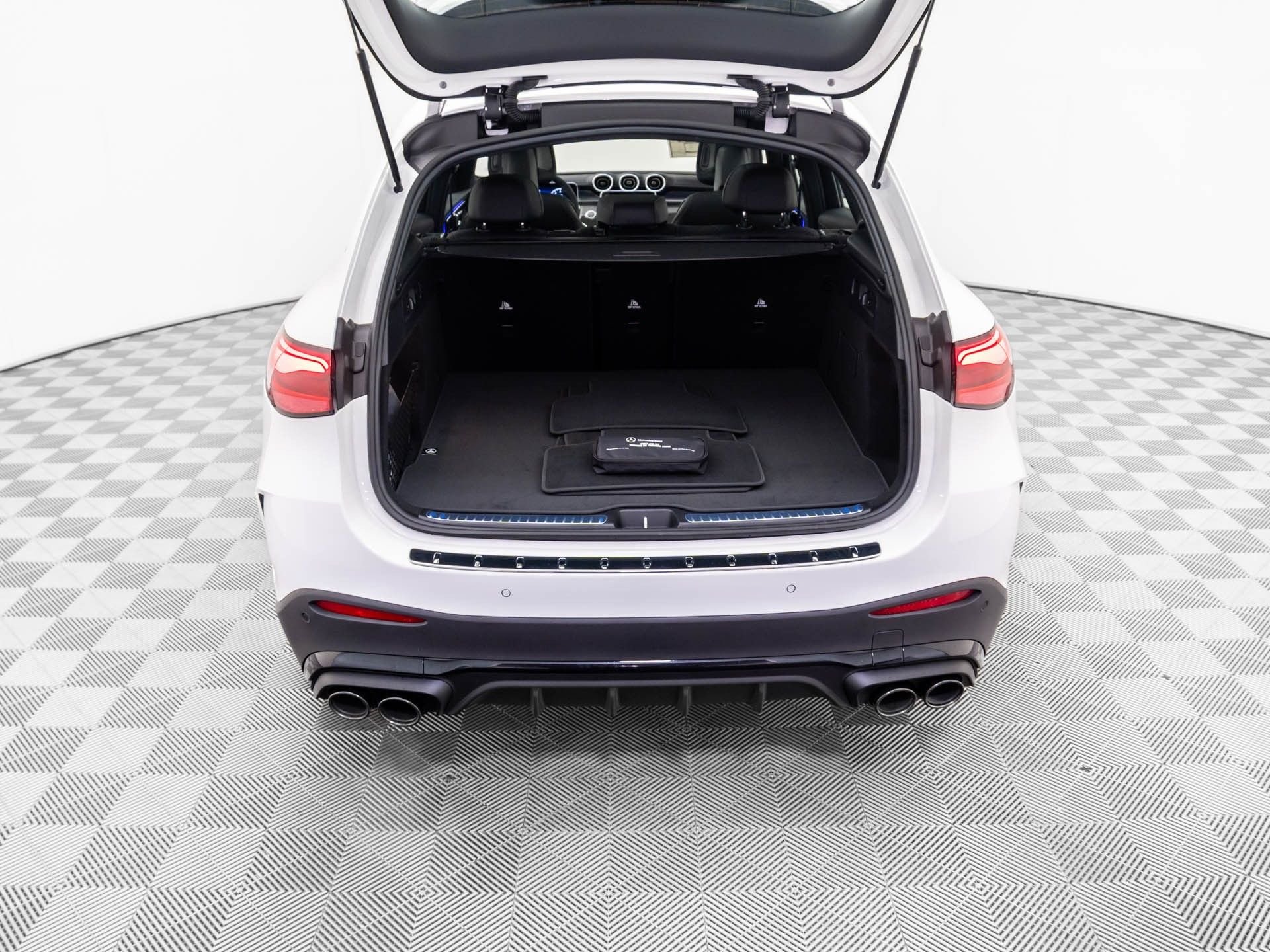 2026 Mercedes-Benz GLC AMG GLC43 - Photo 32