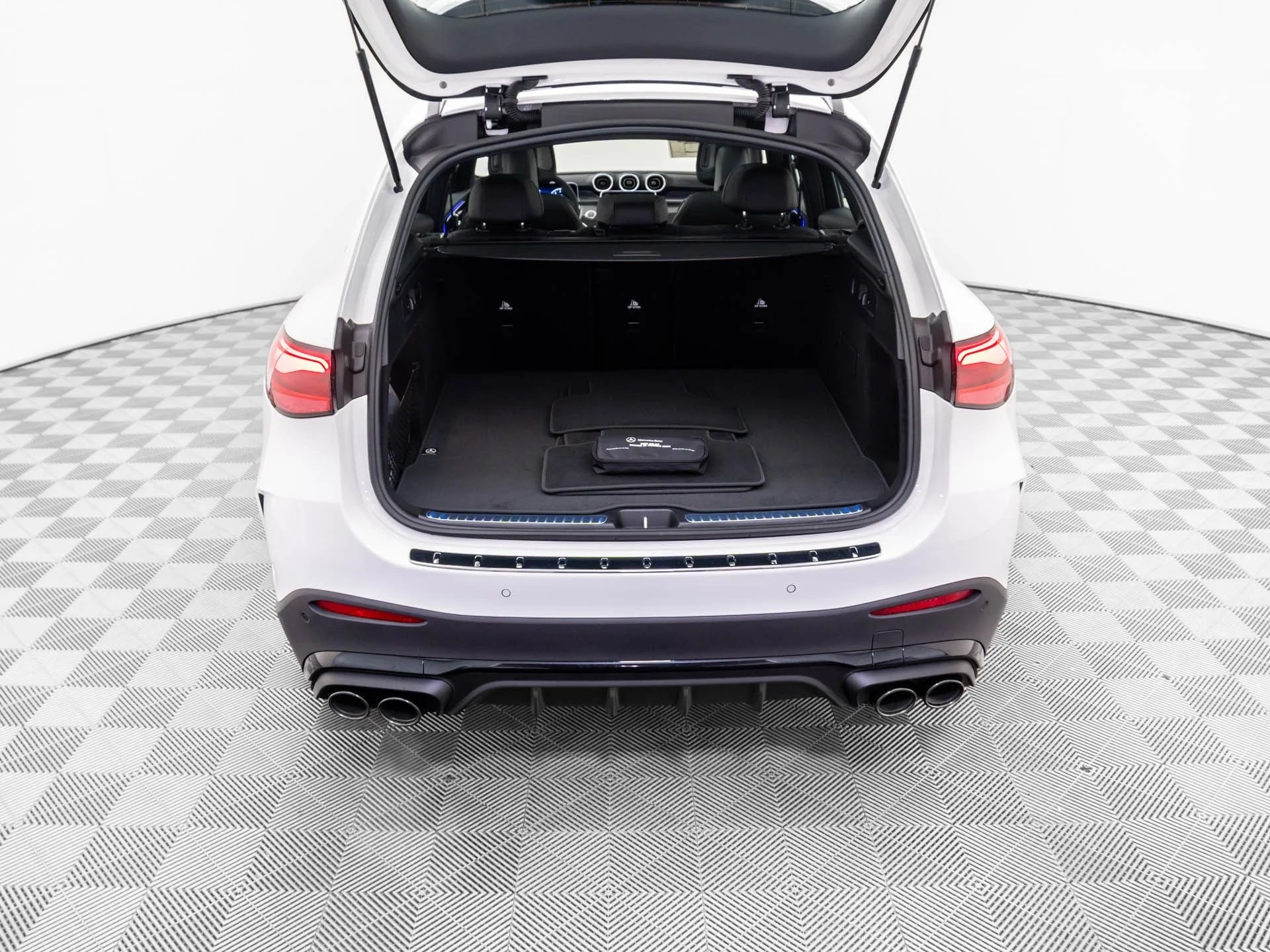 New 2026 White Mercedes-Benz GLC 43 AMG® image 32
