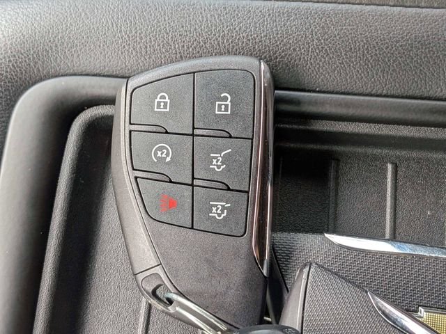 Used 2024 Gray Chevrolet Z71 image 33
