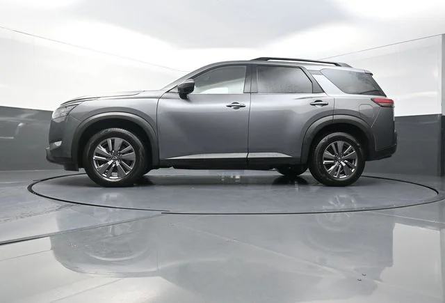 Used 2024 Gray Nissan SV image 35