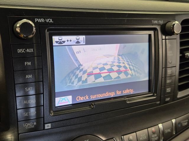 Used 2013 Silver Toyota XLE image 21