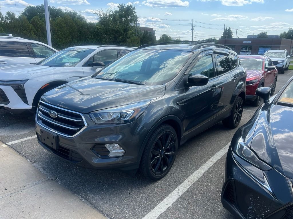 Used 2018 Gray Ford SE image 3