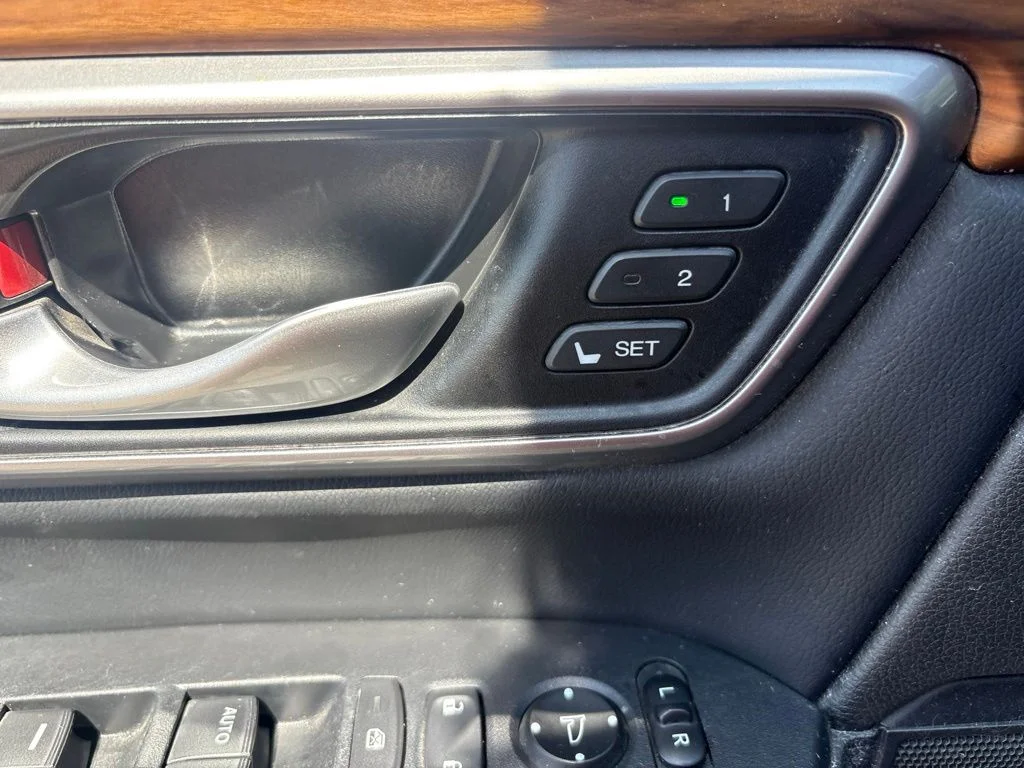 Used 2020 Black Honda EX-L image 10