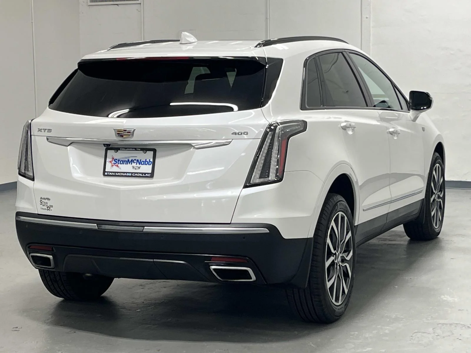 Used 2022 CRYSTAL WHITE TRICOAT Cadillac AWD Sport image 8