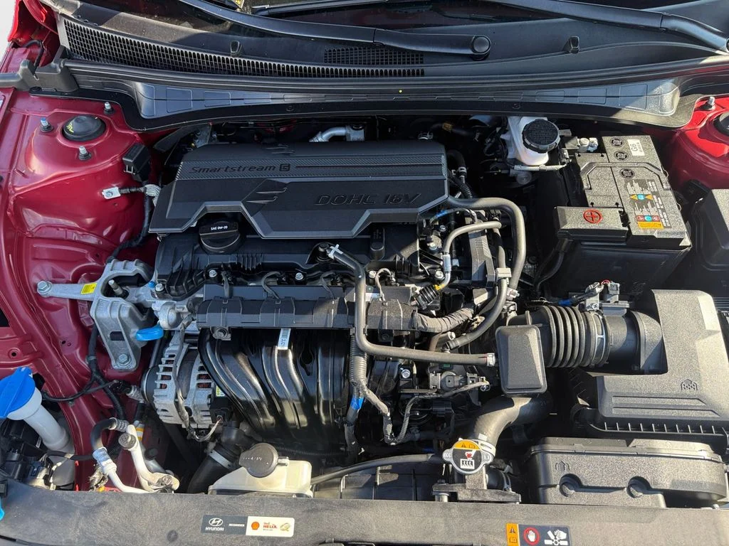 Used 2025 Red Hyundai SEL Convenience image 14