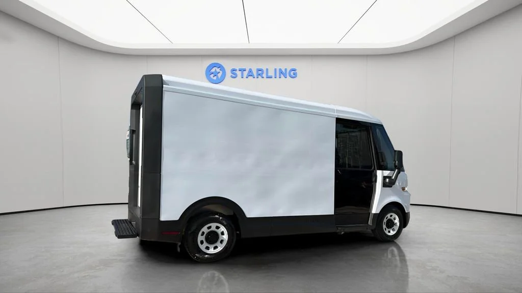 Used 2024 Oyster White BrightDrop EJY image 10