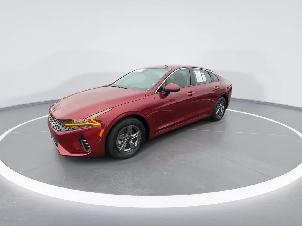 Used 2024 Red Kia LXS image 4