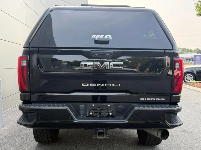 Used 2025 Onyx Black GMC Denali Ultimate image 3