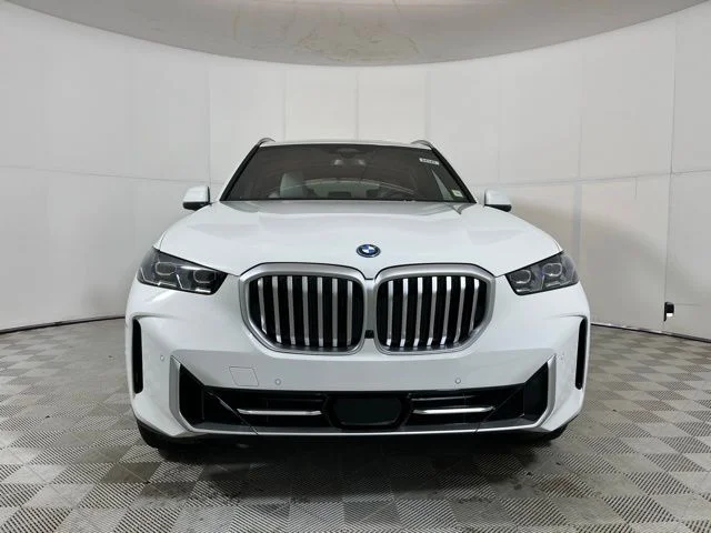 New 2026 Alpine White BMW xDrive50e image 2