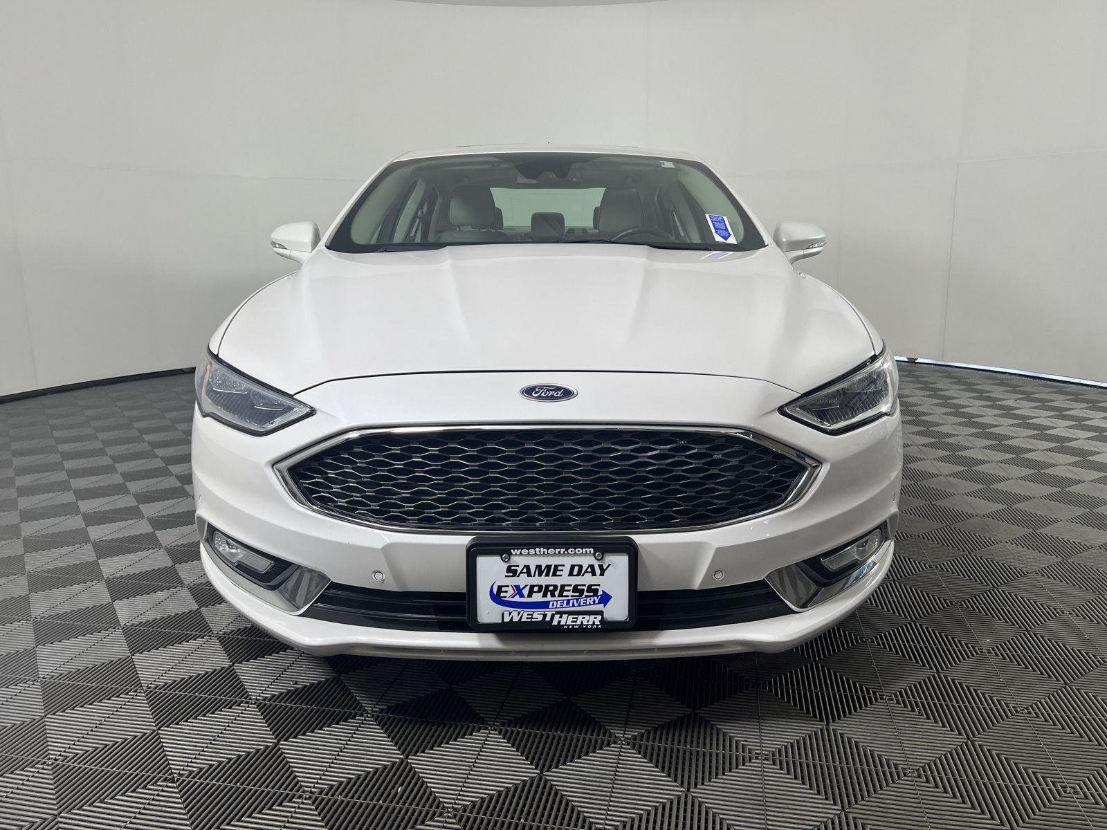 Used 2017 White Platinum Metallic Tri-Coat Ford Platinum image 8
