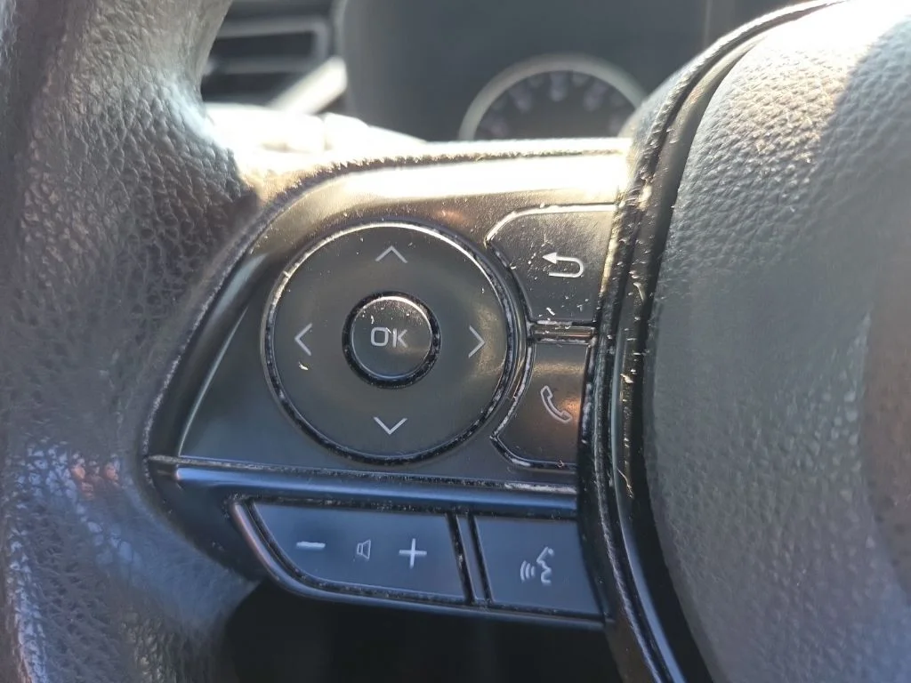 Used 2019 Gray Toyota XLE image 20