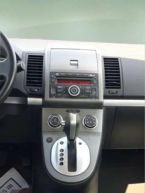 Used 2010 Silver Nissan 2.0 SR image 11