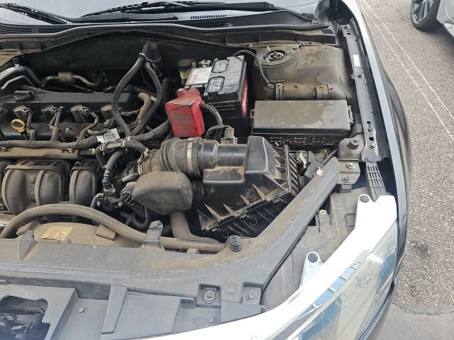 Used 2010 Black Ford SE image 21