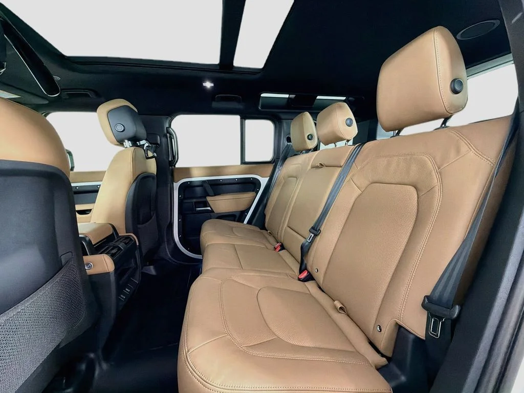 New 2026 Fuji White Land Rover X-Dynamic SE image 26