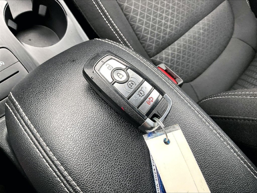 Used 2024 Black Metallic Ford Active image 27