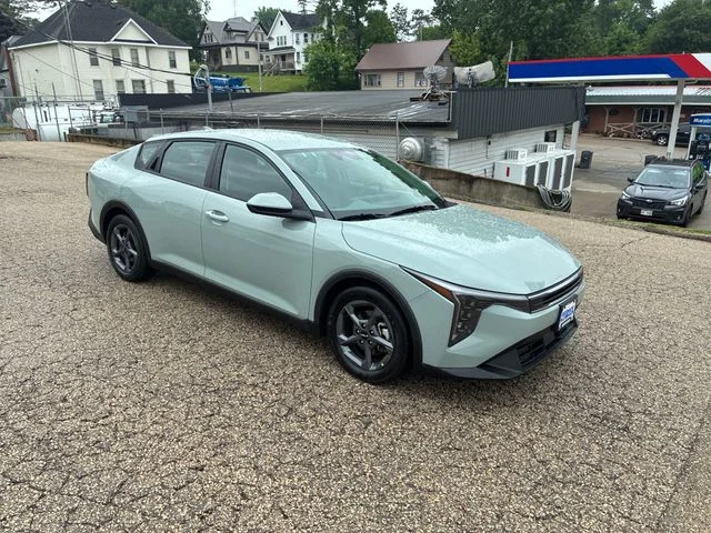 Used 2025 Haze Kia LXS image 10