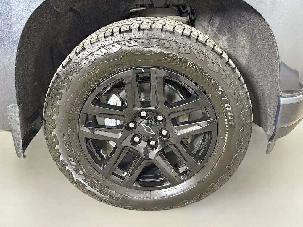 Used 2021 Shadow Gray Metallic Chevrolet RST image 27