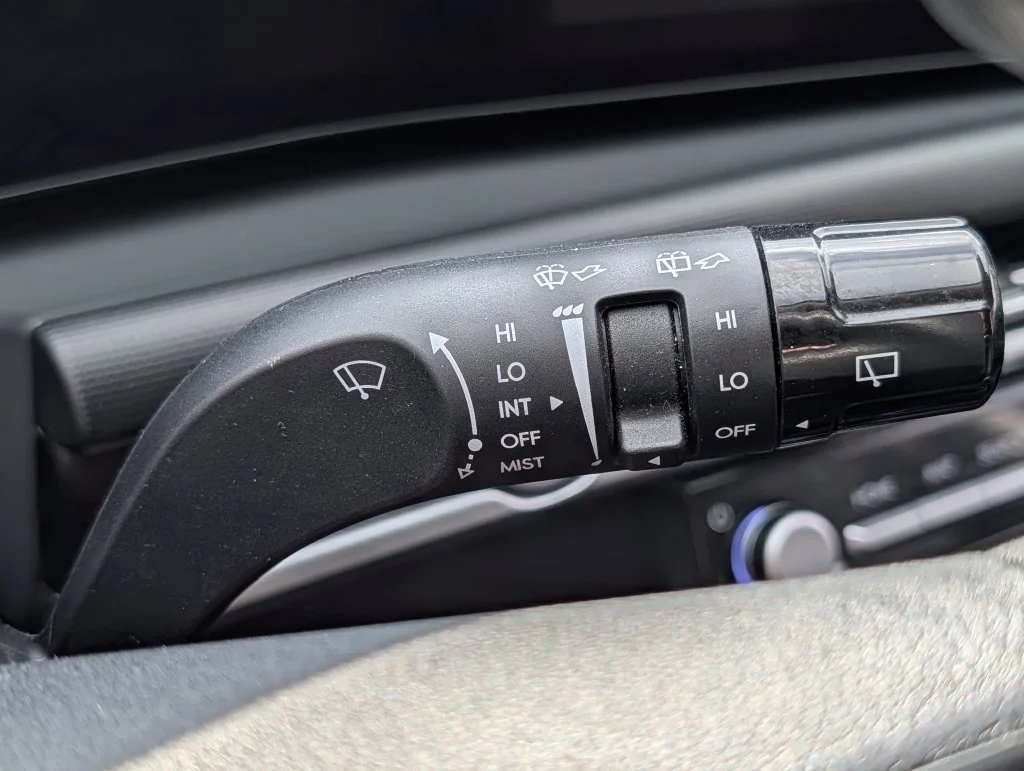 Used 2025 Gray Hyundai SEL image 30
