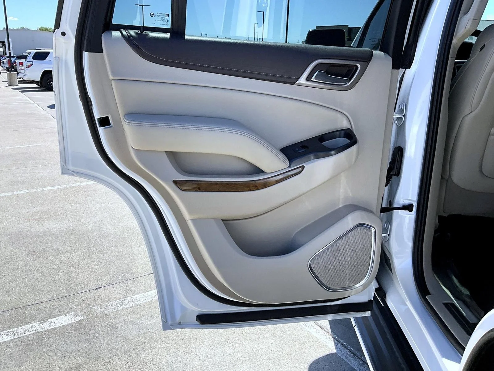 Used 2016 White GMC Denali image 18