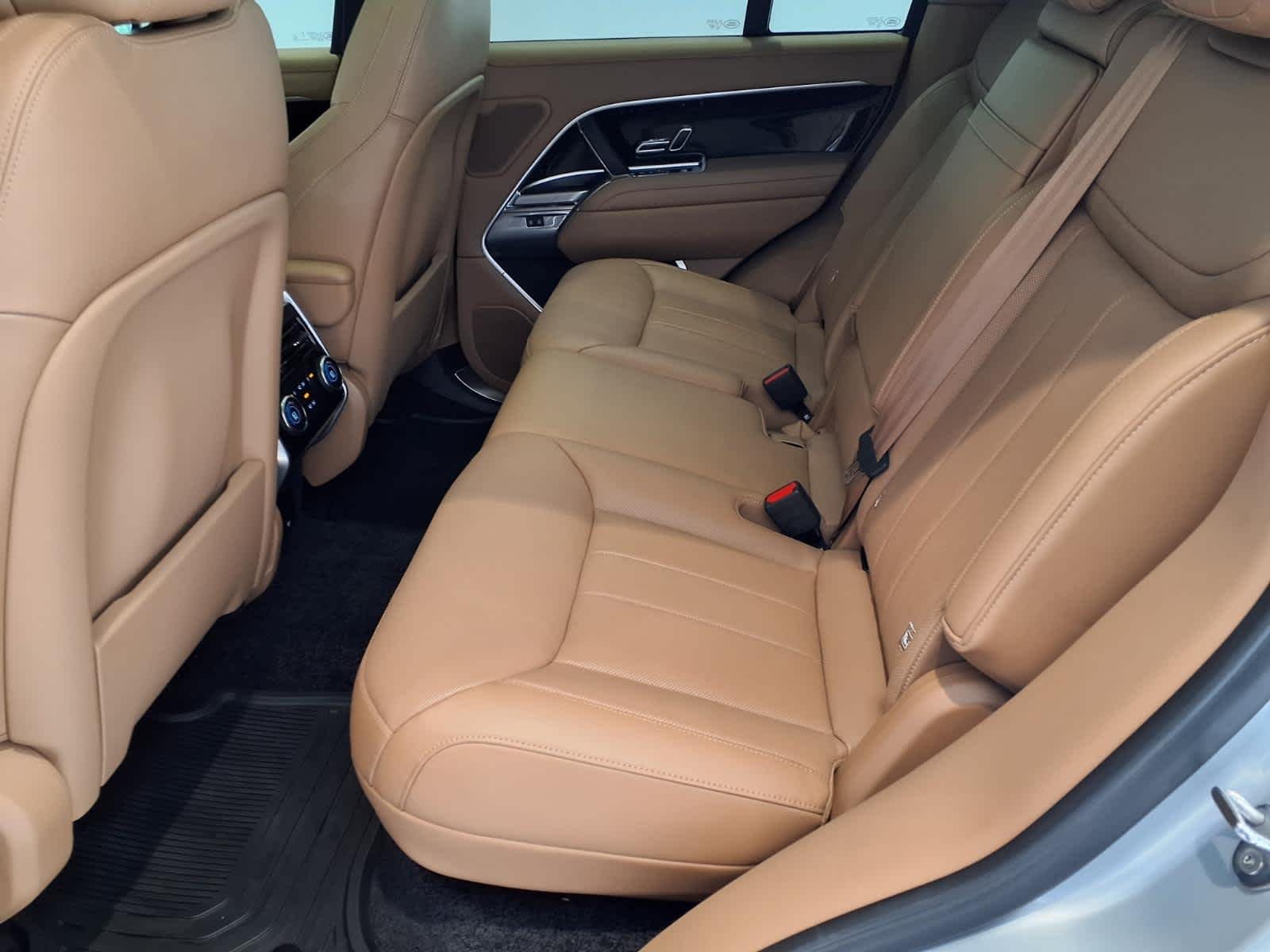 2025 Land Rover Range Rover SE - Photo 20