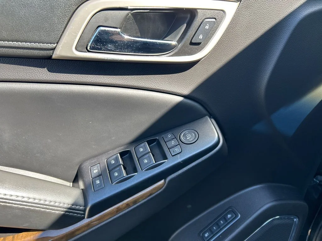 Used 2016 Black GMC Denali image 15