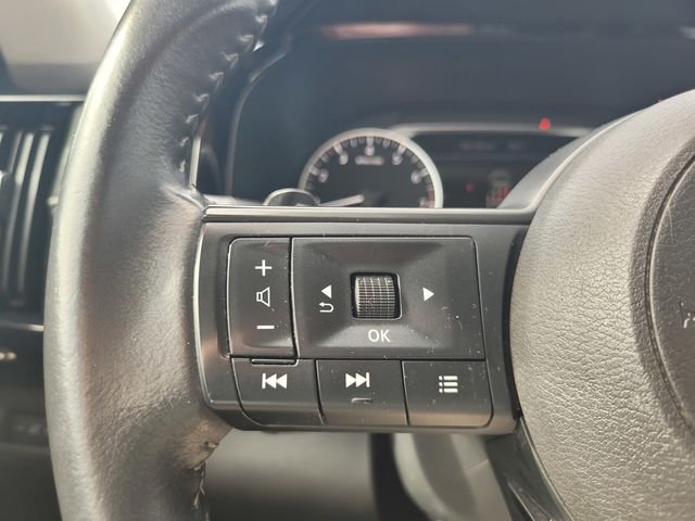 Used 2025 White Nissan SV image 28