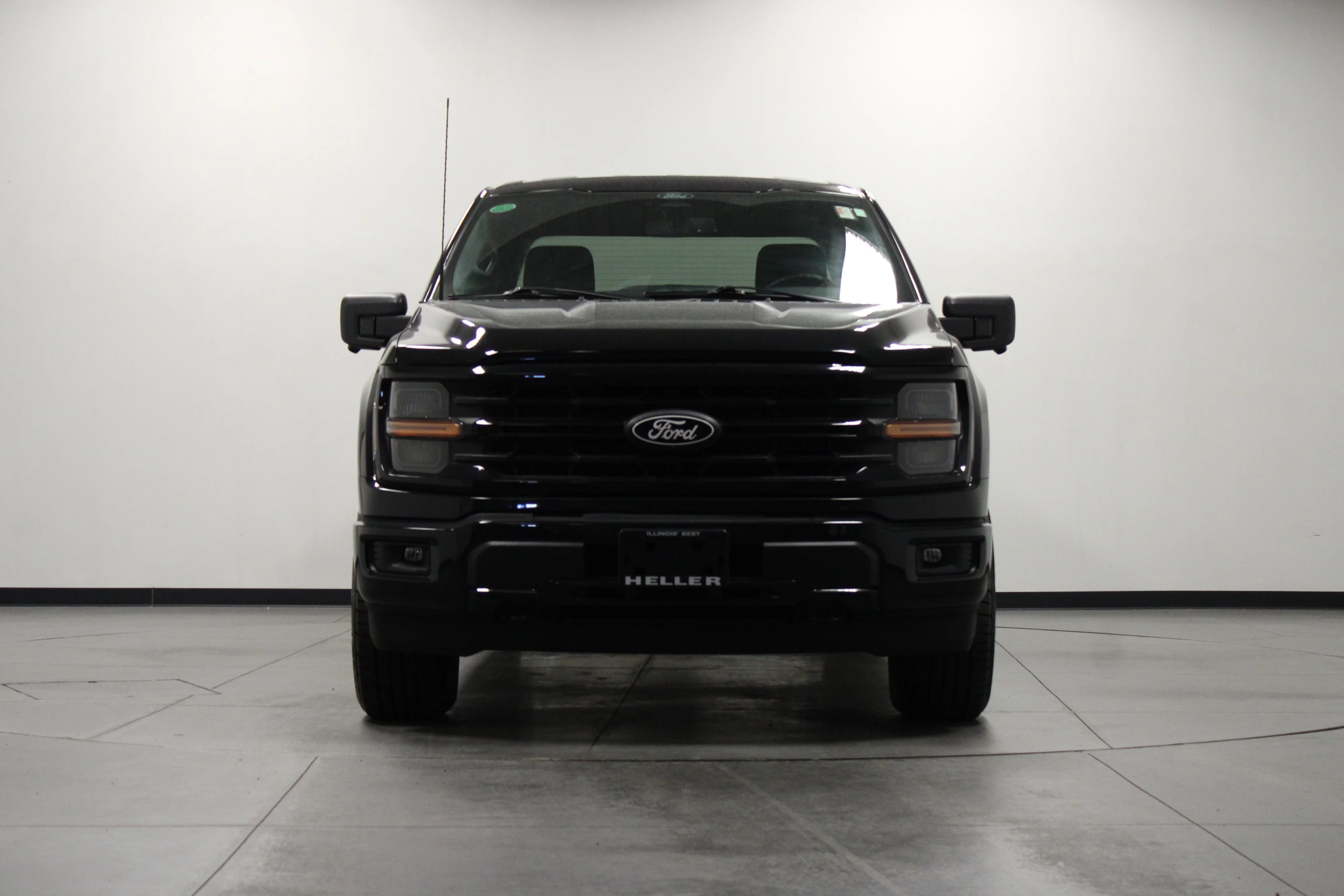Used 2024 Agate Black Metallic Ford XLT image 9