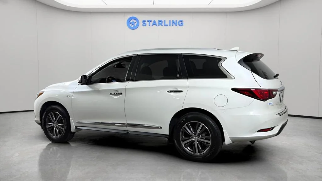 Used 2019 White INFINITI LUXE image 5