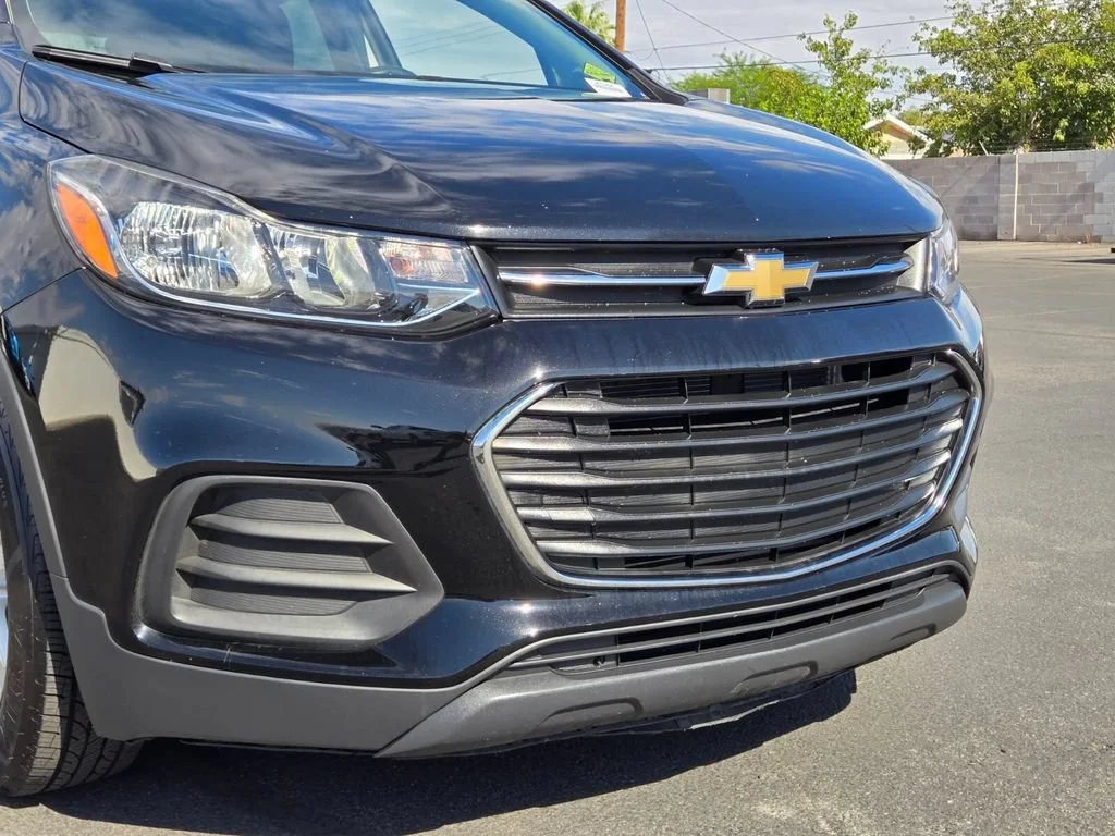 Used 2020 MOSAIC BLACK METALLIC Chevrolet LS image 7