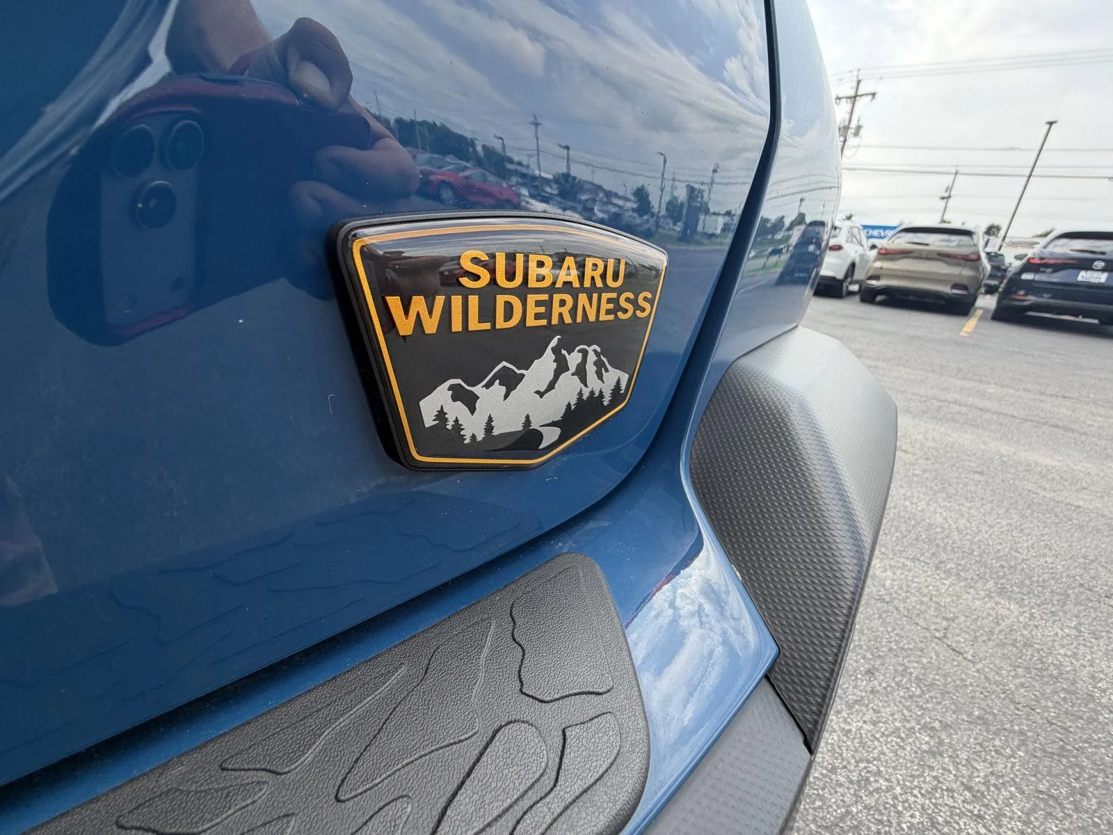 Used 2025 Geyser Blue Pearl Subaru Wilderness image 10