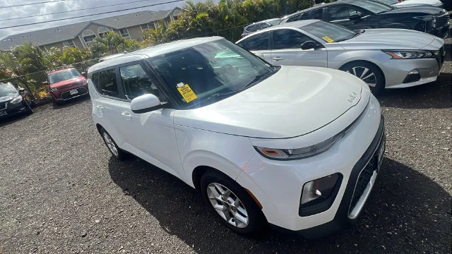 Certified Used 2022 White Kia LX image 7