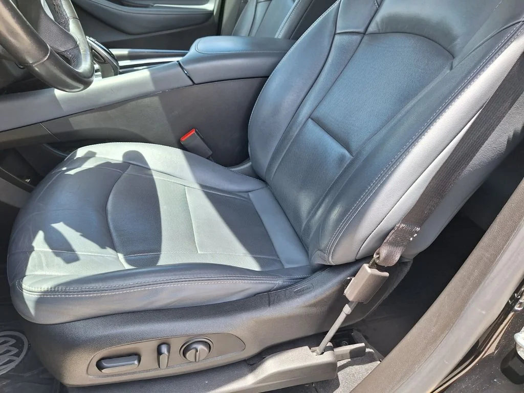 Used 2021 Black Buick Essence image 10