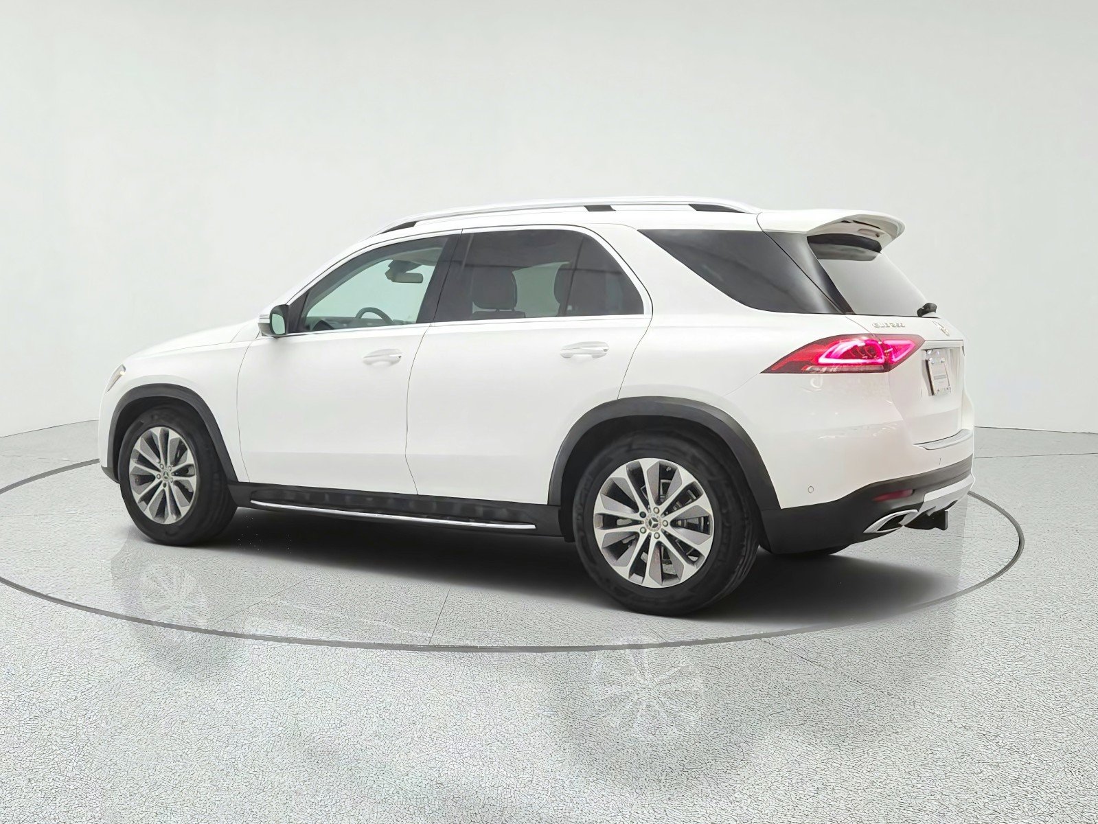 Used 2022 Polar White Mercedes-Benz GLE 350 4MATIC® SUV image 7