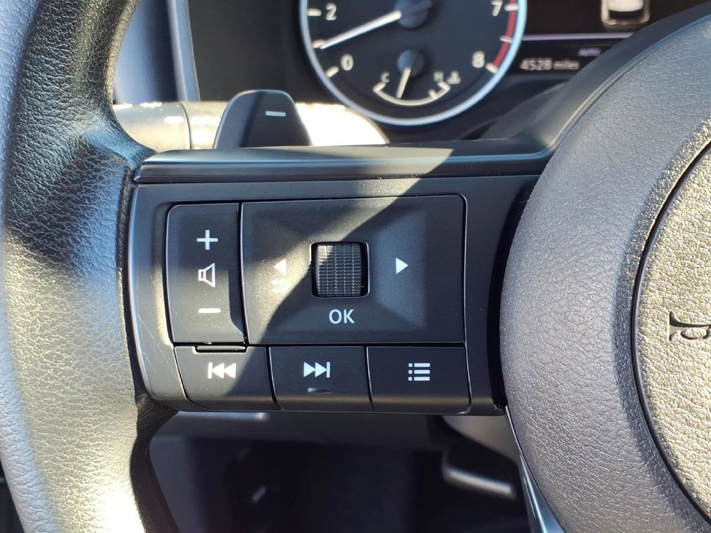 Used 2023 Gun Metallic Nissan S *only 4k miles!* image 28