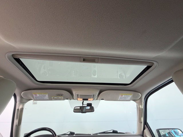 Used 2014 White Ford Limited image 13