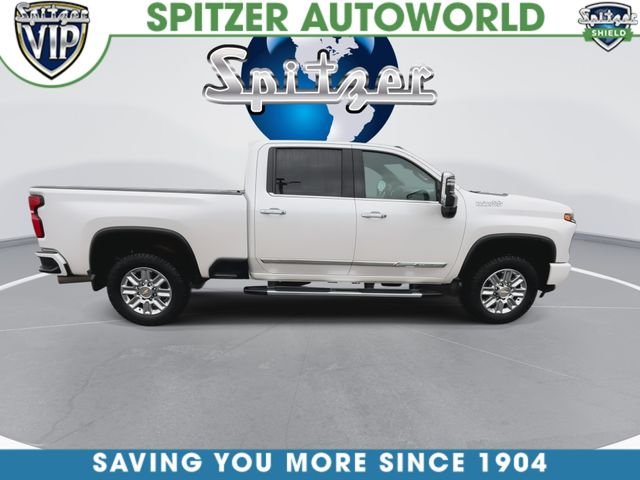 Used 2024 Beige Chevrolet High Country image 9