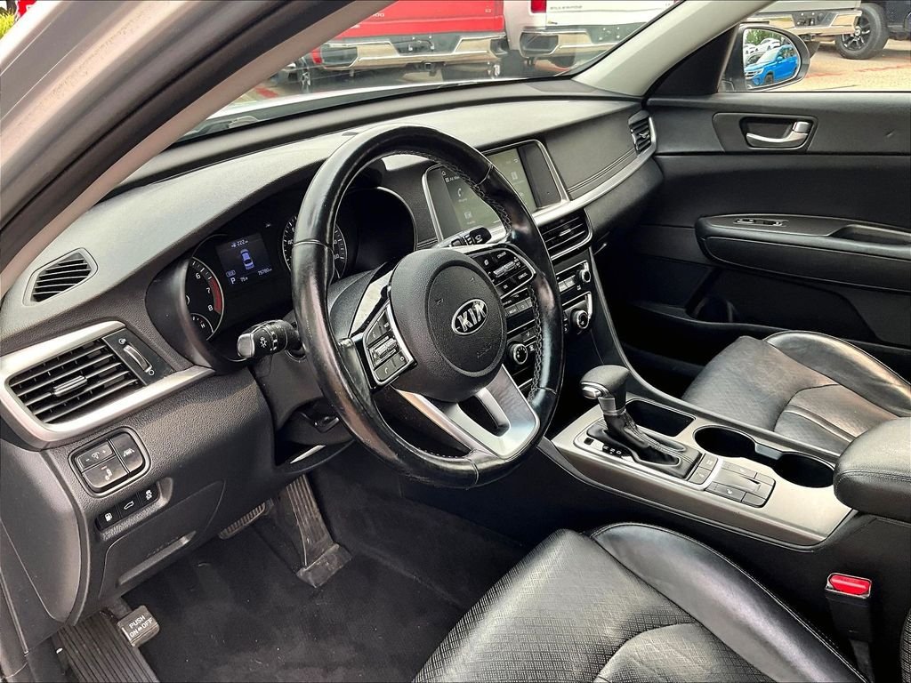 Used 2020 Silver Kia SE image 8