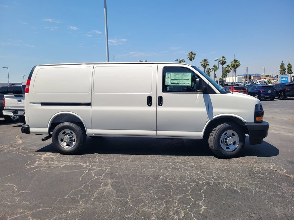 2026 Chevrolet Express Cargo 1WT view 3