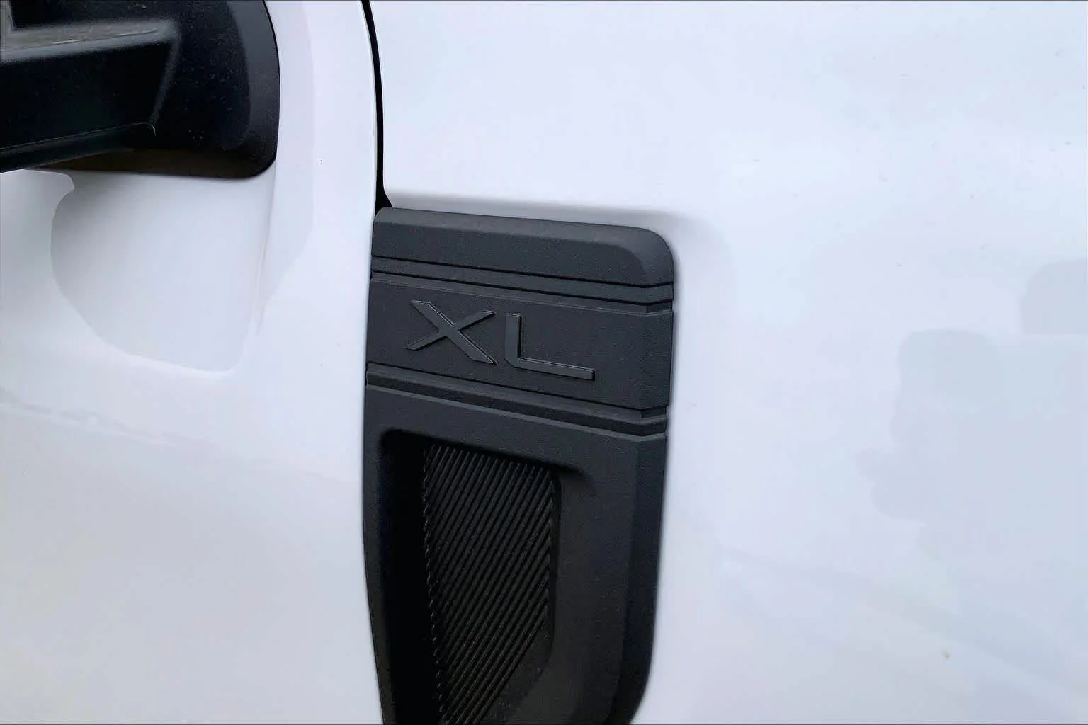 New 2026 Oxford White Ford XL image 15